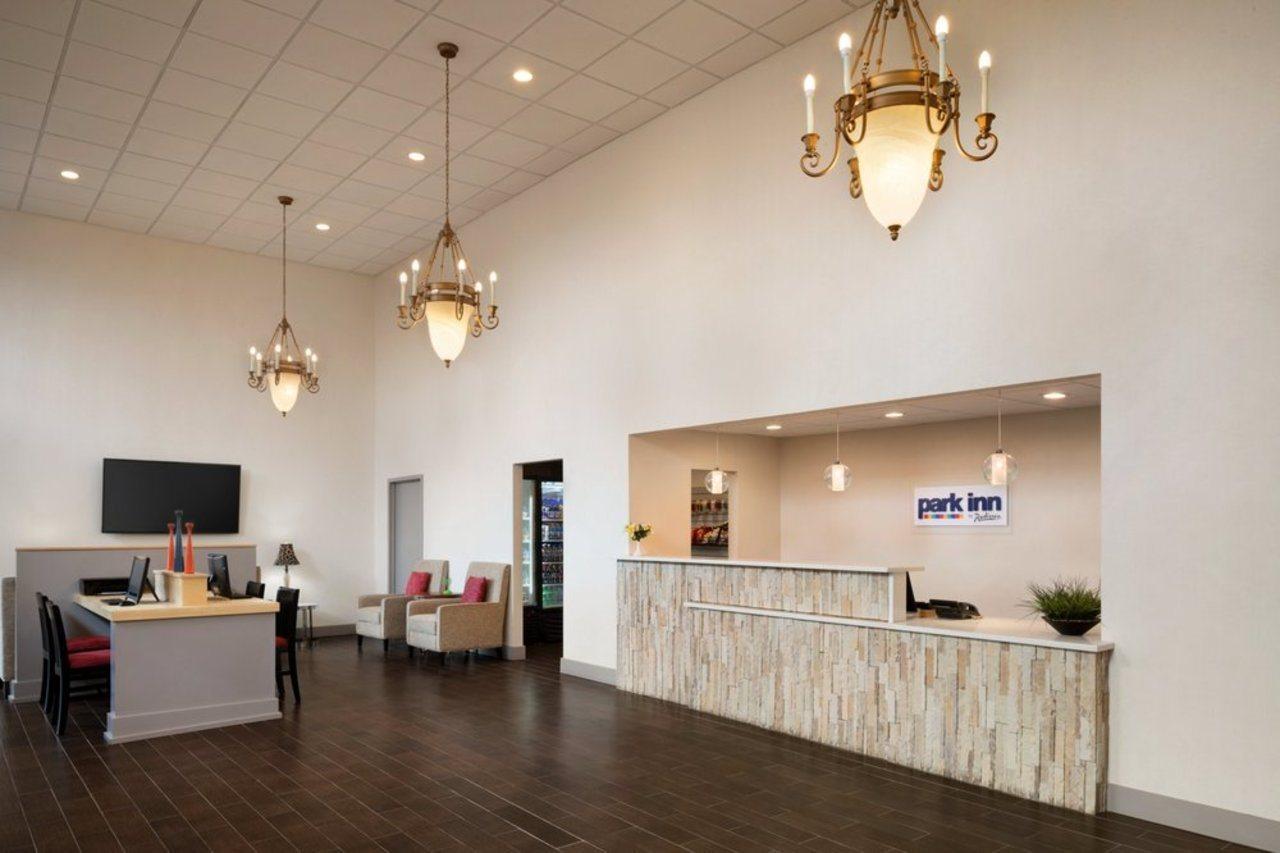 Ramada By Wyndham Uniontown Hotel Exterior photo