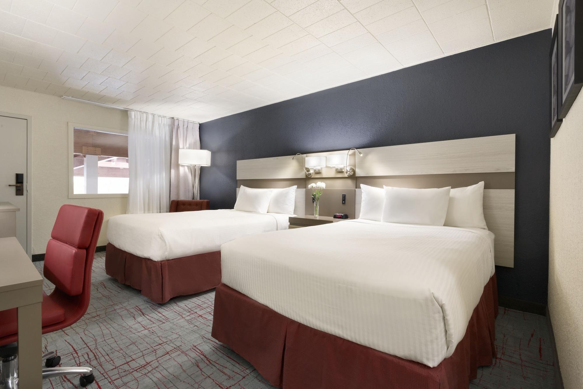 Ramada By Wyndham Uniontown Hotel Exterior photo