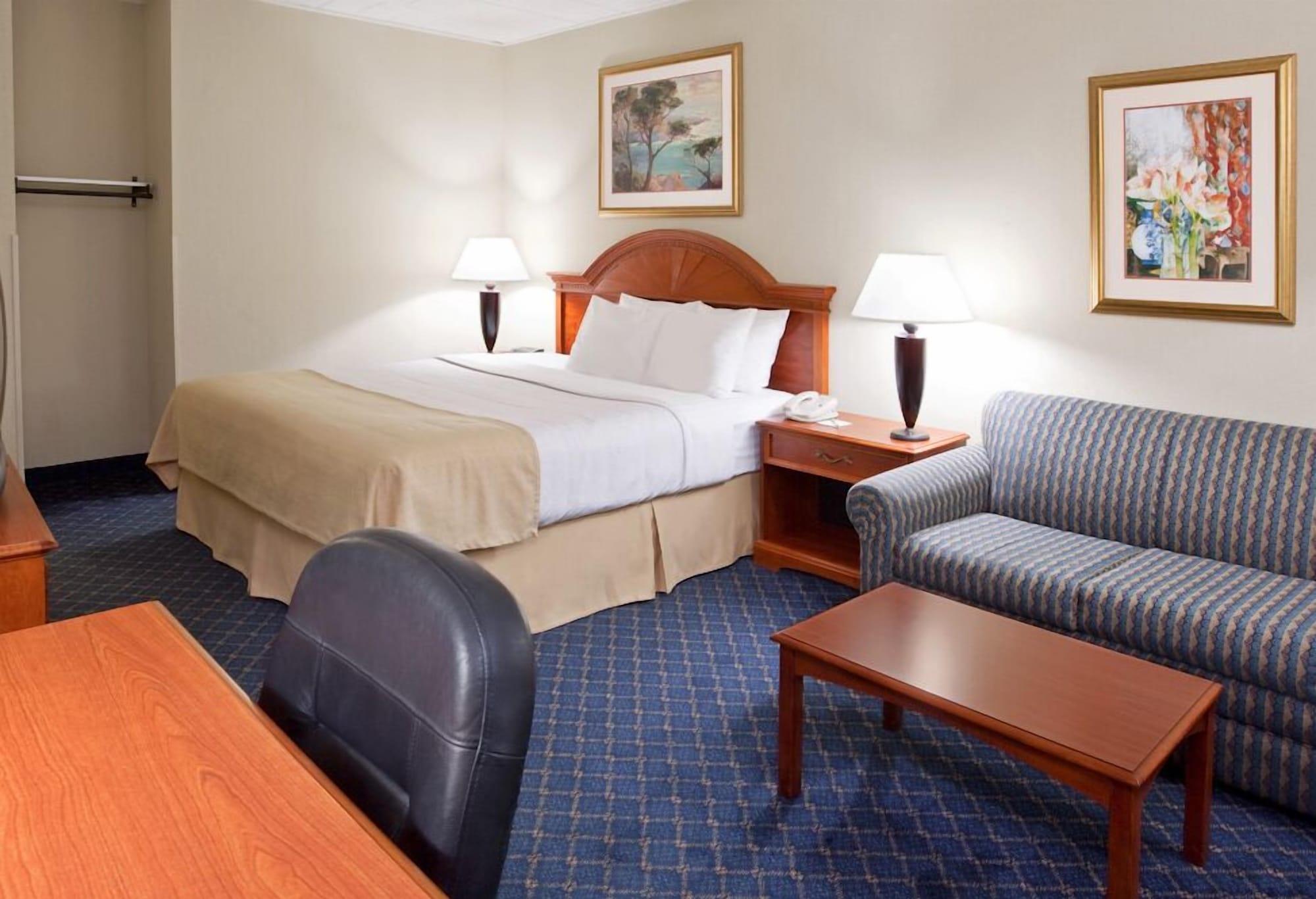 Ramada By Wyndham Uniontown Hotel Exterior photo