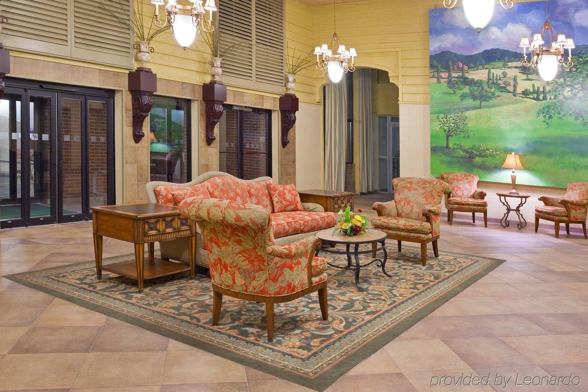 Ramada By Wyndham Uniontown Hotel Interior photo