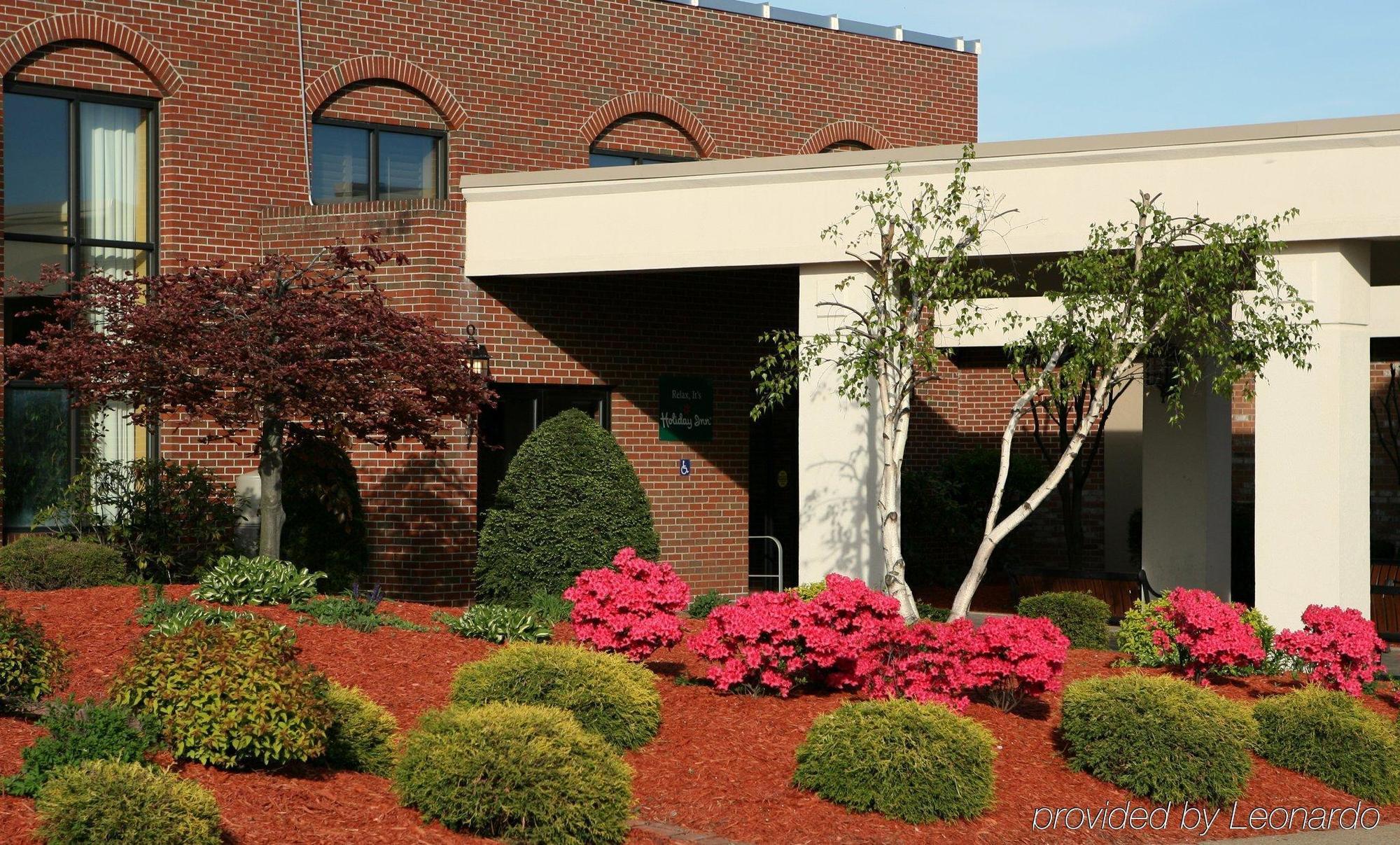 Ramada By Wyndham Uniontown Hotel Exterior photo