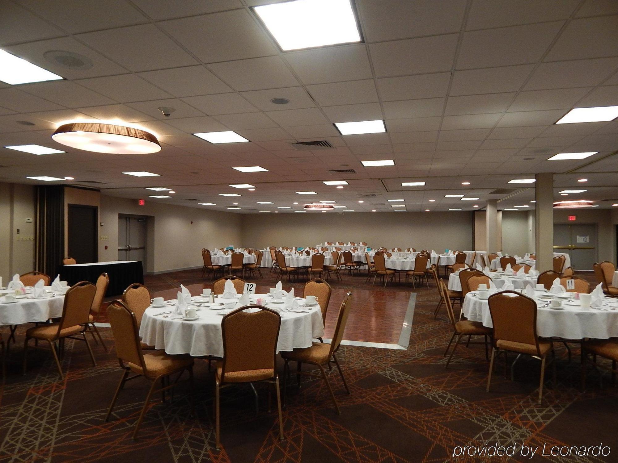 Ramada By Wyndham Uniontown Hotel Exterior photo
