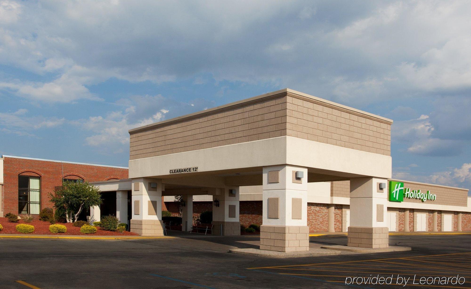 Ramada By Wyndham Uniontown Hotel Exterior photo