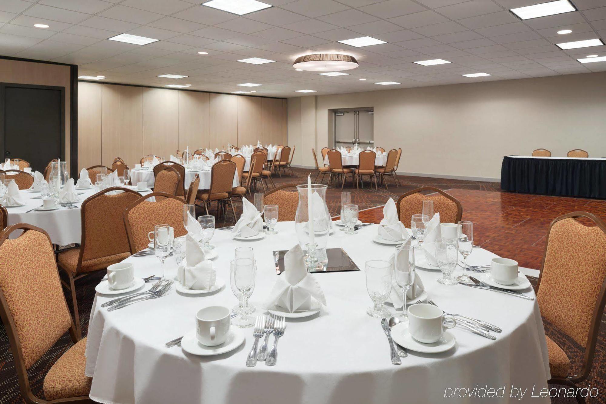 Ramada By Wyndham Uniontown Hotel Exterior photo