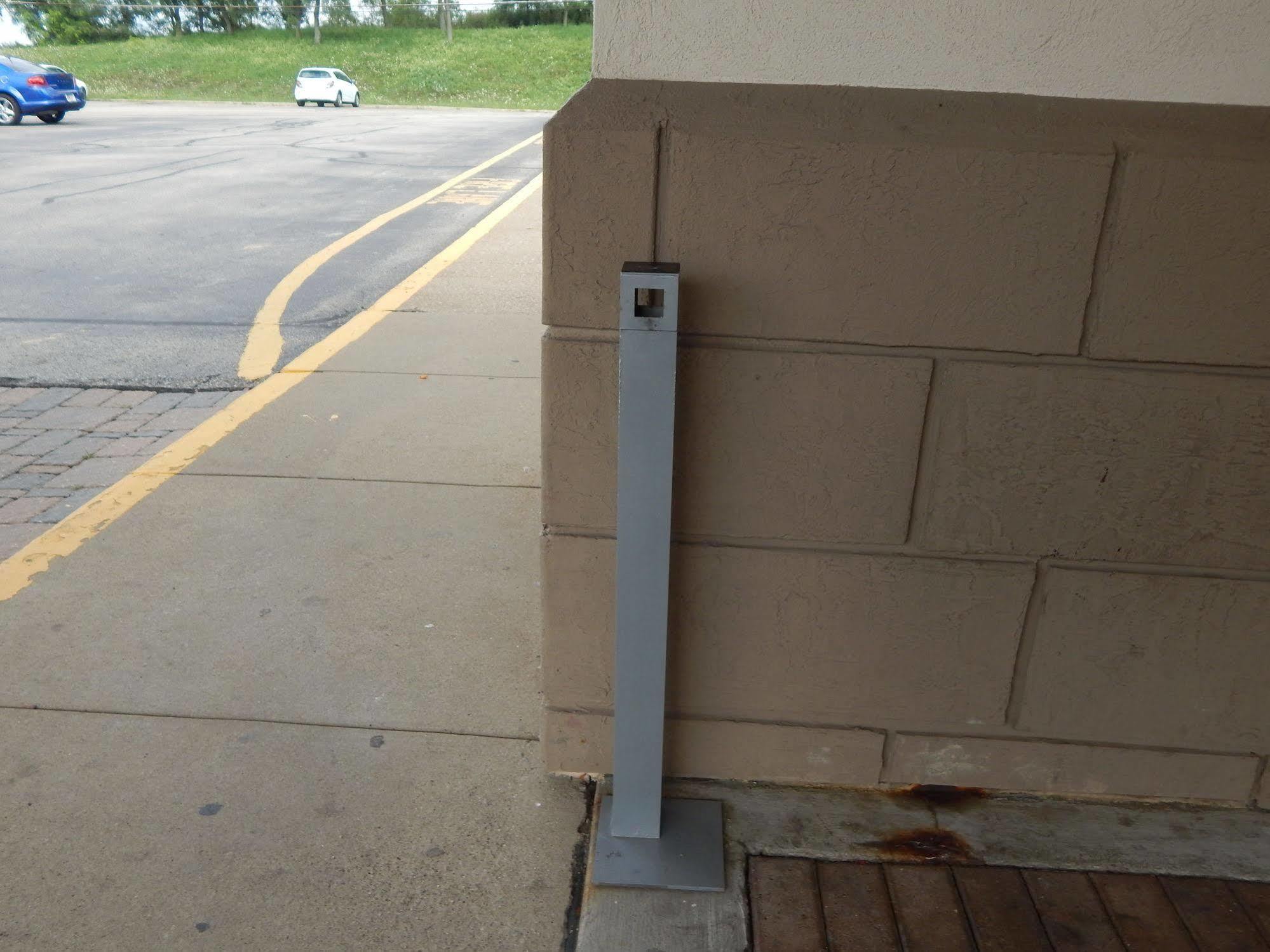 Ramada By Wyndham Uniontown Hotel Exterior photo